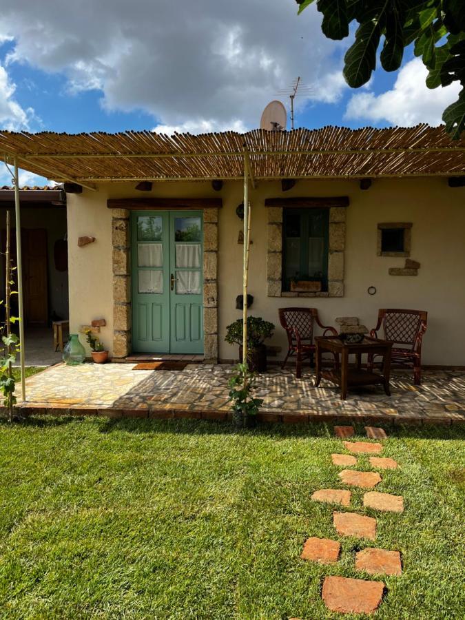 Hostal Graziosa Stanza Campidanese Su Segundu Oristano Exterior foto